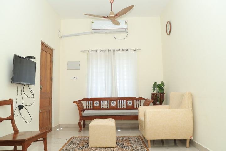 Lounge with television