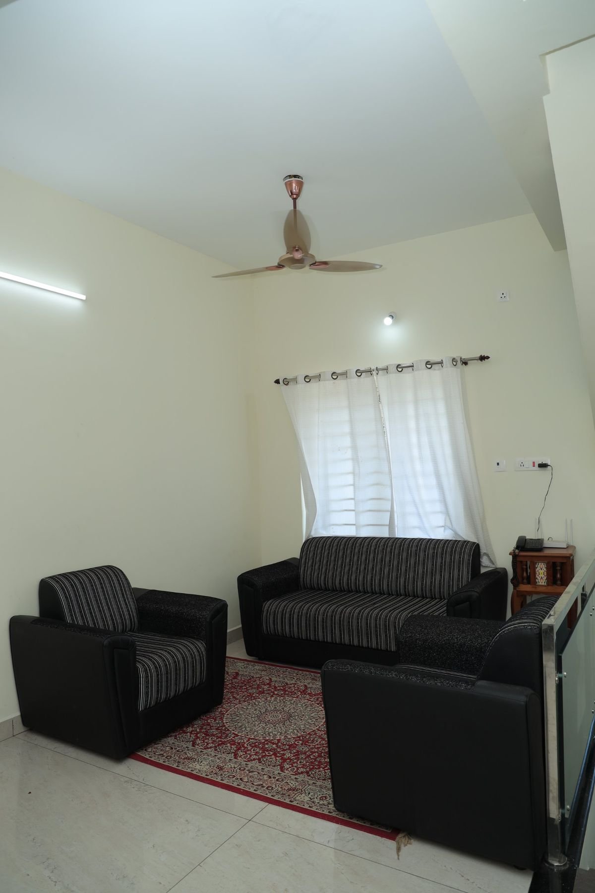 Sitting room with sofas