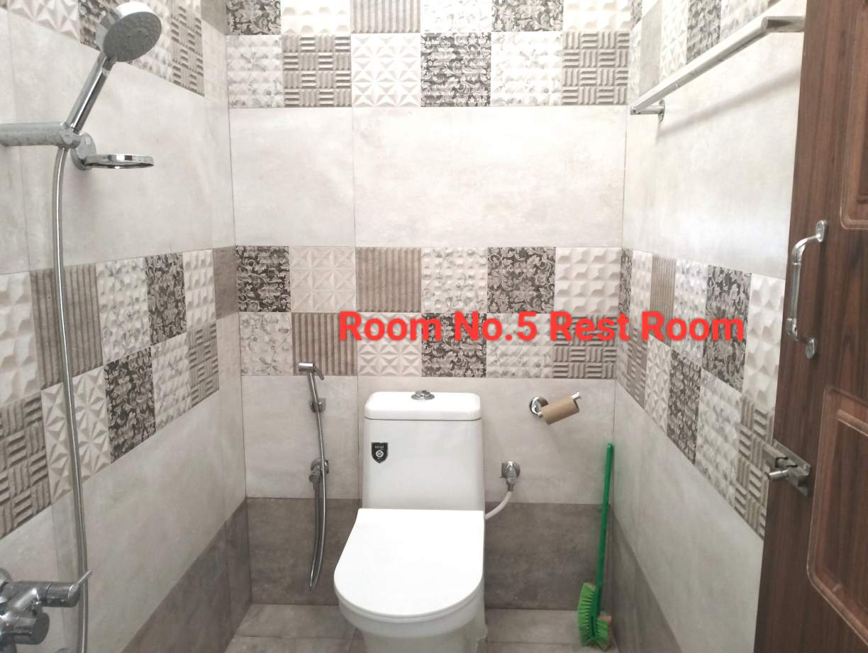 Room No 5 Room No 5